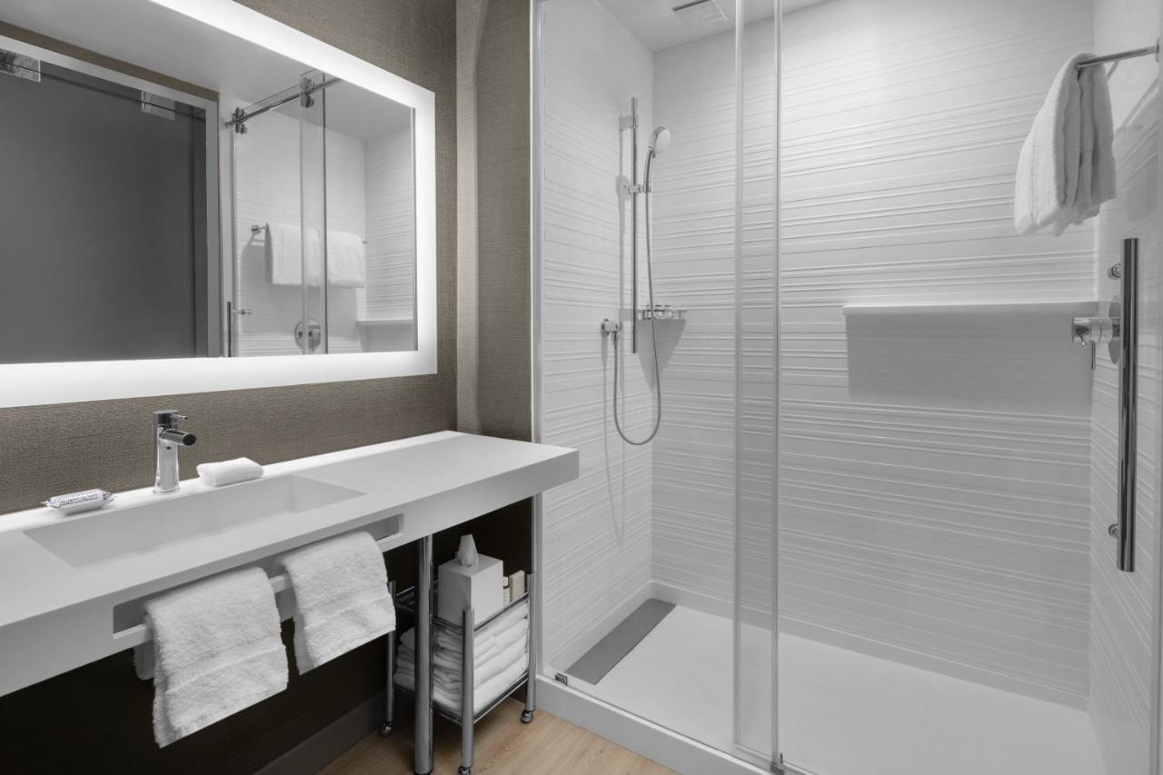 Glenvar Heights Ac Hotel By Marriott Miami Dadeland מראה חיצוני תמונה