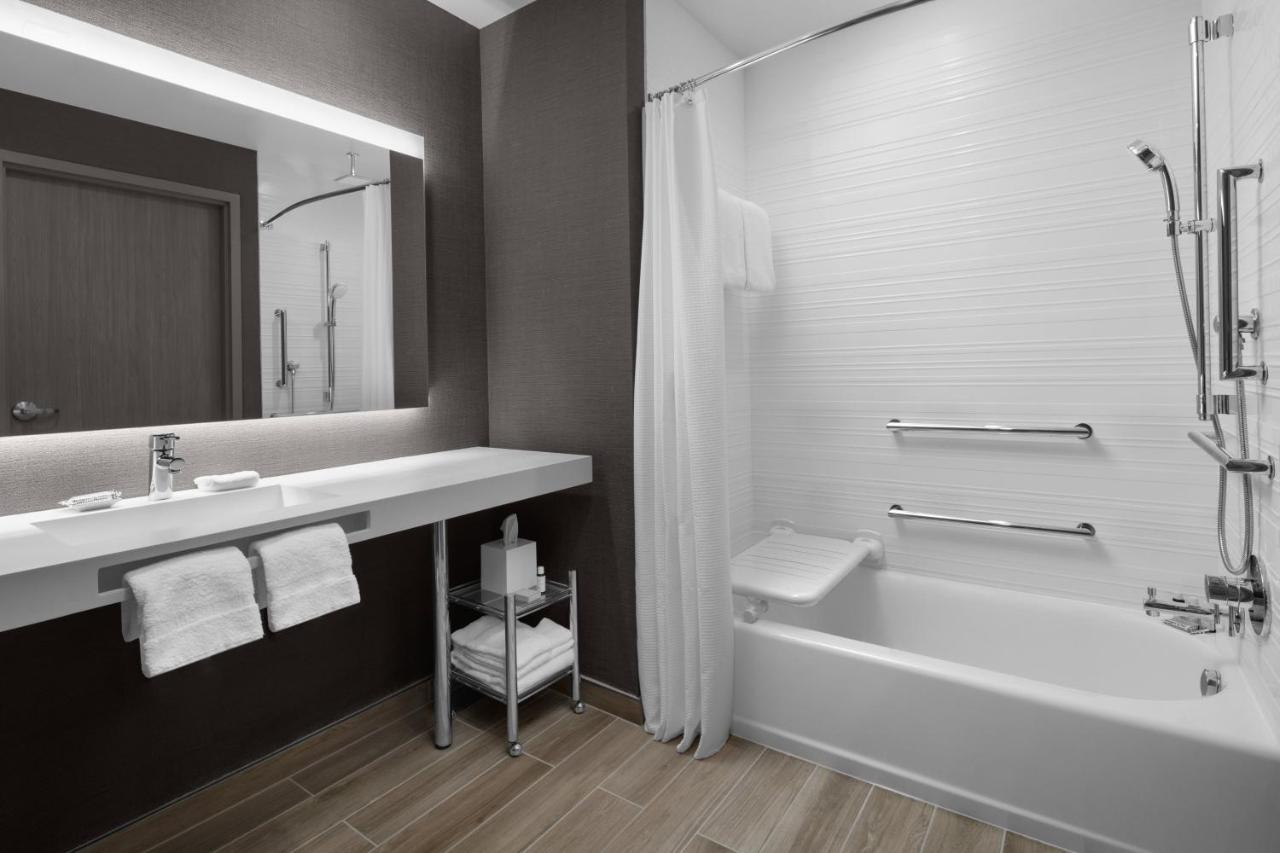 Glenvar Heights Ac Hotel By Marriott Miami Dadeland מראה חיצוני תמונה